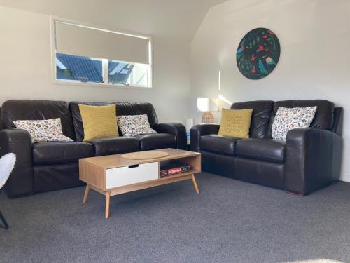 Russell House | Heart of Russell Apartment - Russell Apartment