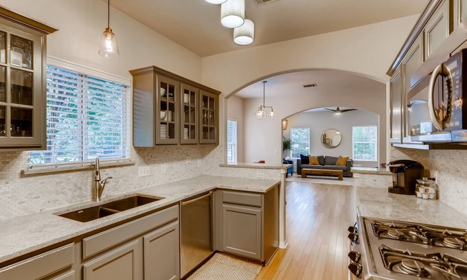 Bouldin House | Heart of South Congress and South 1st! Walk to all the shops & restaurants!
