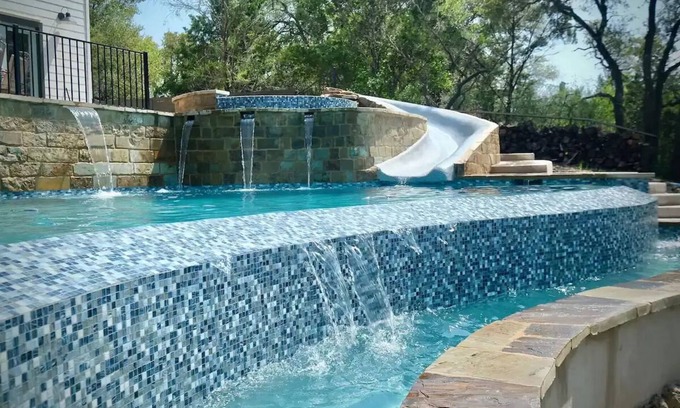 Pedernales Bend House | Heart of Spicewood Pool Hot Tub Balcony King Sized Beds