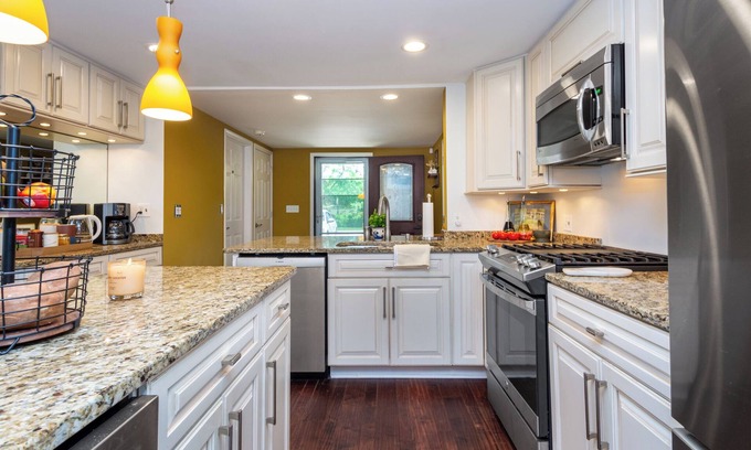 McHenry House | Heart of the Fox River House