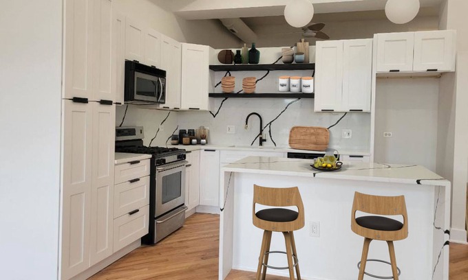Wicker Park Condo | Heart of Wicker Park