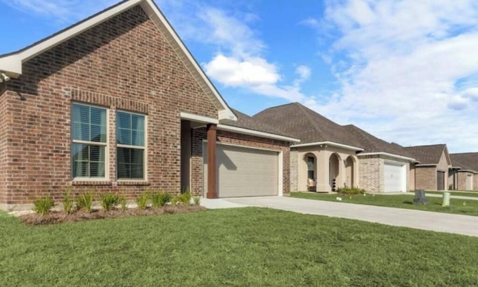 Milton House | Heart of Youngsville!