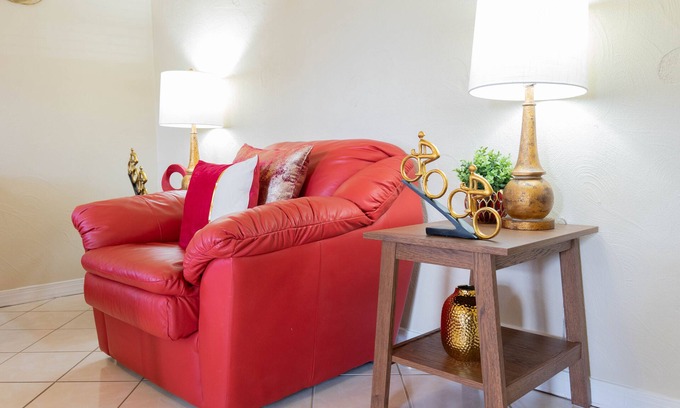 Ybor City House | Heartwarming with pizzazz, located minutes from most attractions in Tampa.