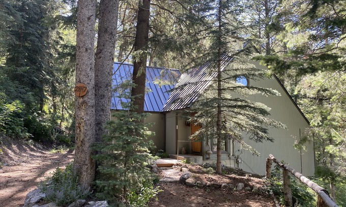 Sundance Cabin | Heartwood - Cozy 2 bedroom Wooded Sundance Cabin
