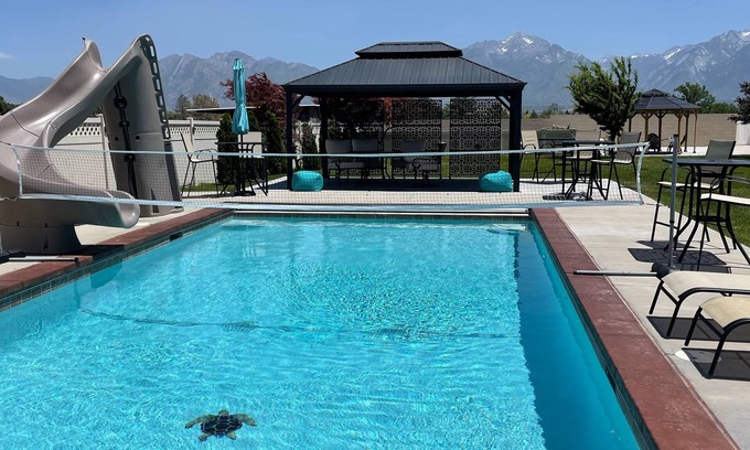 West Jordan House | Heated outdoor pool open April 9. Hot tub, stunning view, 5 star, clean, quiet