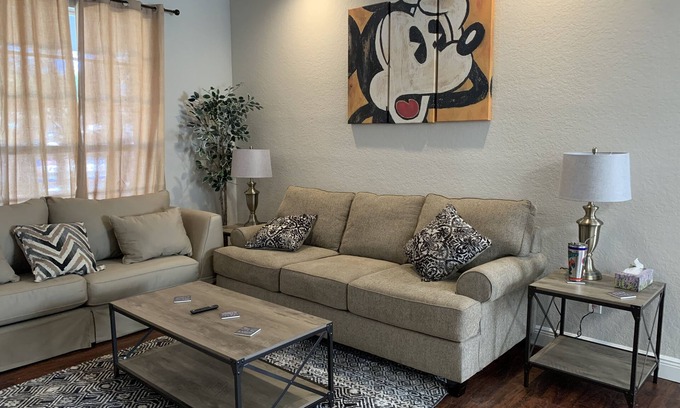 Winter Haven House | Heated Pool and Hot tub-near Legoland, Disney, Theme parks