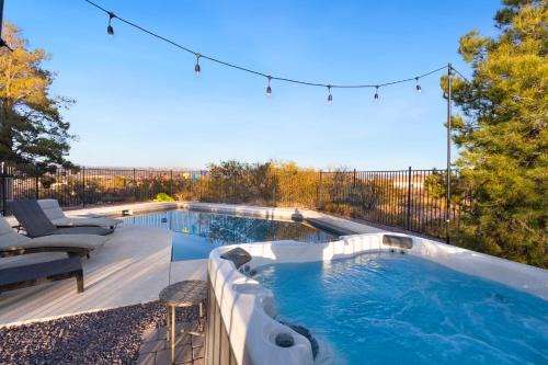 Cottonwood-Verde Village House | Heated Pool and Jacuzzi, Scenic Mountain View, Lux and Cozy,