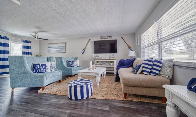 Cypress Gardens House | Heated Pool, Arcade with PS5, 5min from Legoland-Stylish LakeHome