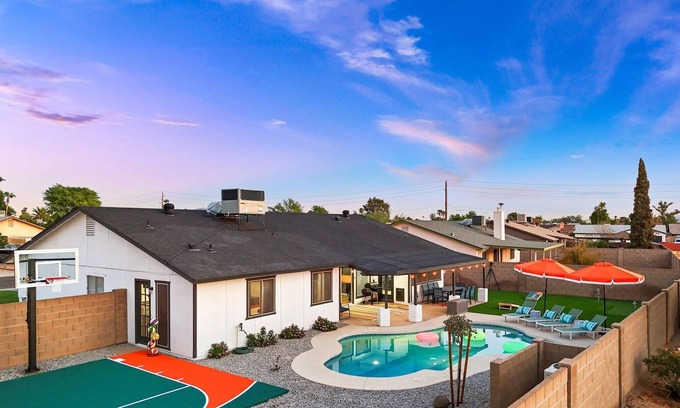 Deer Valley House | Heated Pool~Basketball Court~Putt Putt~Bocce Ball!