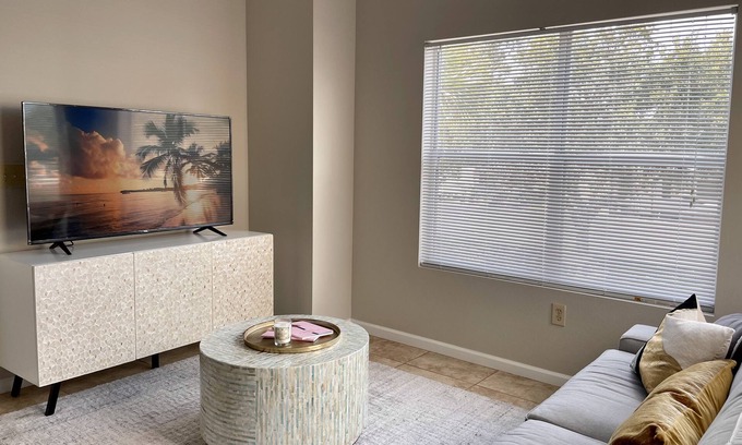 Seminole Condo | Heated Pool🏊‍♂️Beach 5min Drive🏖Gated Complex🍹Grill🔥🌞🏝