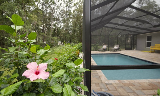 Citrus Springs House | Heated Pool Cheerful, Pet- friendly 3 Bedroom