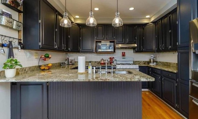 Northampton House | HEATED POOL&HOT TUB! DONT MISS THIS ONE! CLOSE TO EVERYTHING STL DOWNTOWN!