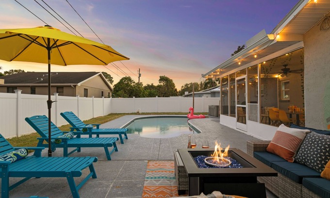 Dunedin House | Heated pool, hot tub, game room, firepit, 10 min to Honeymoon beach and downtown