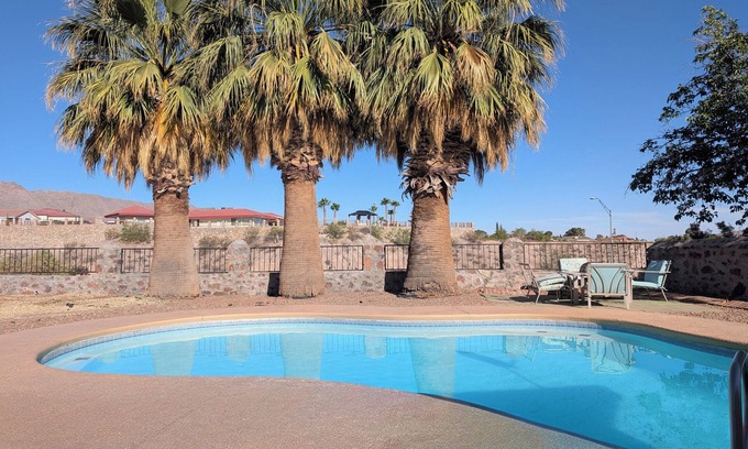 El Paso House | Heated pool, one-story & great location. Delighted House.