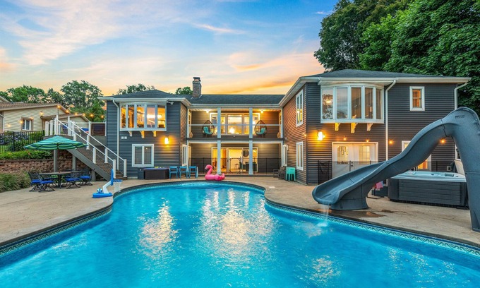 Norton Shores House | Heated Pool until Oct 27! HotTub Arcade Sauna