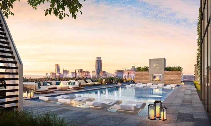 East Cesar Chavez Condo | ~Heated Rooftop Pool~ 30th Floor Balcony DT View