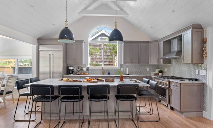 Fire Island House | Heated Saltwater Pool 5BR 3Bth Chef's Kitchen Huge Island seats 10, LR, DR +Den
