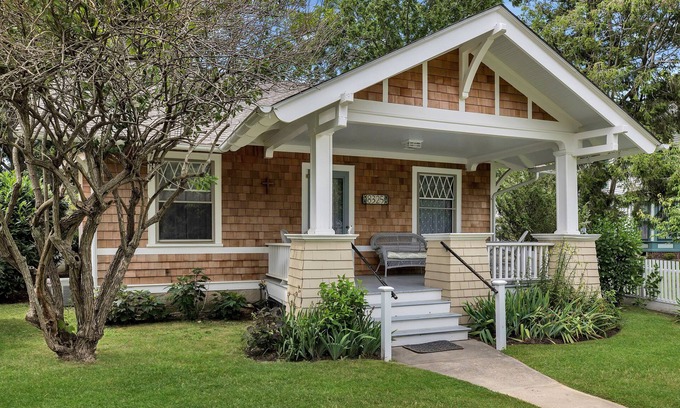 East Marion House | Heavenly Craftsman Just minutes to beaches, vineyards, ferries and Greenport!