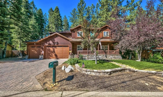 Montgomery Estates House | Heavenly Pines Place - Hot Tub, Games, Great Yard, A/C, Close to Heavenly