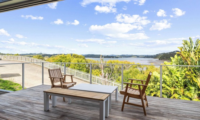 Paihia House | Heavenly View - Paihia Holiday Home