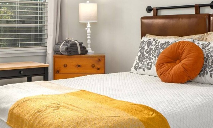 Cahaba Heights Condo | Heights Brands by Oasis - Condo Uno - the best of Birmingham - charming home