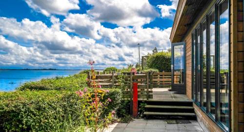 Anjum House | "Heleen" 6 pers, Lauwersmeer waterfront, full equipped and modern