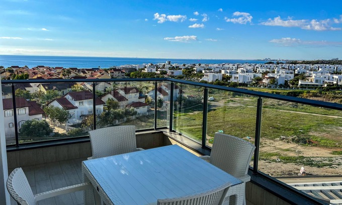 Gastria Apartment | Helena Pool 1-Bedroom Apartment with a Sea View in Caesar Blue Resort