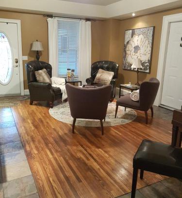 Kingsville Bed & Breakfast | Hellemsfield Inn & bed and breakfast