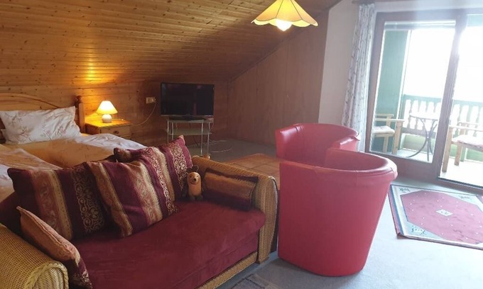 Kirchham Apartment | Helles und freundliches Appartement in idyllischer Lage in Kirchham