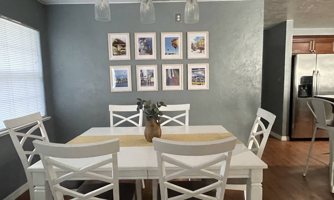 Meadowlawn House | Hello Sunshine! Beautiful 4/2 Home near Beach and Downtown!