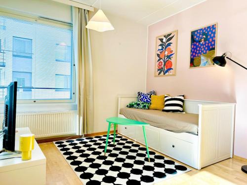 Itainen District Apartment | Helsinki stylish one bedroom apartment - metro, sauna and free parking