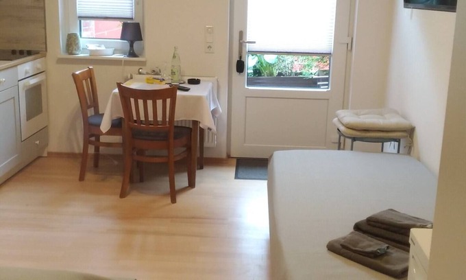 Bad Zwischenahn Apartment | Hempen Fied Guest House - Small Apartment 01