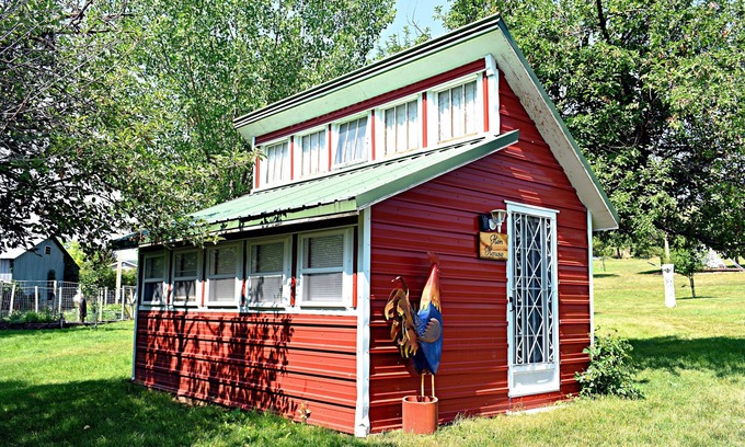 Sturgis Cabin | Hen House/ Bunk House