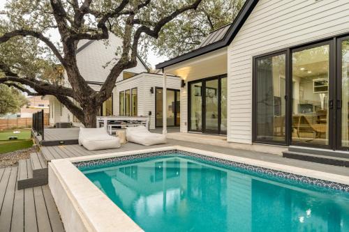 Bouldin House | Henley by AvantStay Plunge Pool Incredible Patio Guest House