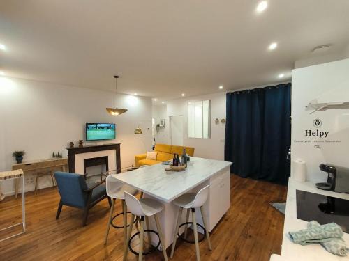 Centre Ville Apartment | Henri IV