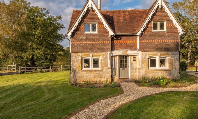 Cranbrook Apartment | Hensill Farmhouse is a wonderfully isolated, 19th century cottage