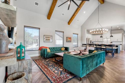Canyon Lake House | Here Comes the Sun