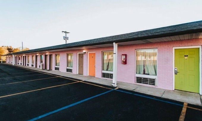 Berea House | Here's Something Exciting! Pet-friendly, Free Parking, WiFi