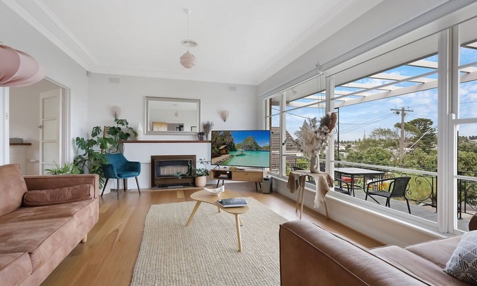 Warrnambool House | Heritage on Liebig - Perch at the top of town