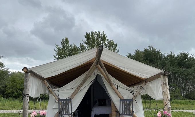 Bozeman Cabin | Heritage Ranch 'Buckskin' Glamping Tent (5)
