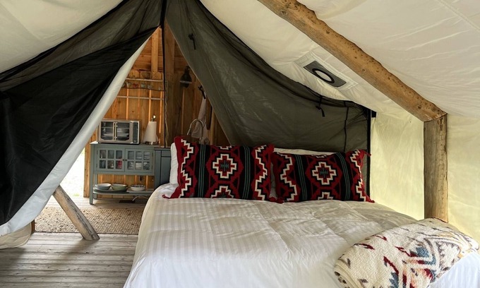 Bozeman Cabin | Heritage Ranch 'Sacajawea' Glamping Tent (4)