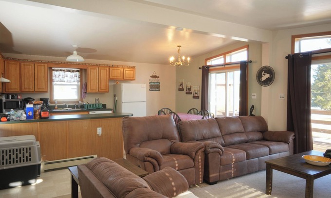Eagle Bay Ski Chalet | Herkimer House @ Beachfront Eagle Bay Village