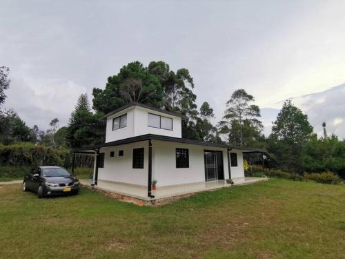 Guarne House | Hermosa finca a 5 minutos aeropuerto