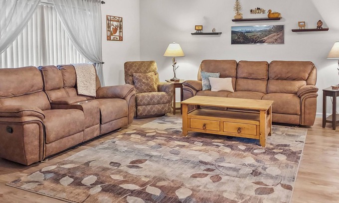Montrose House | Hermosa Haven Central Location