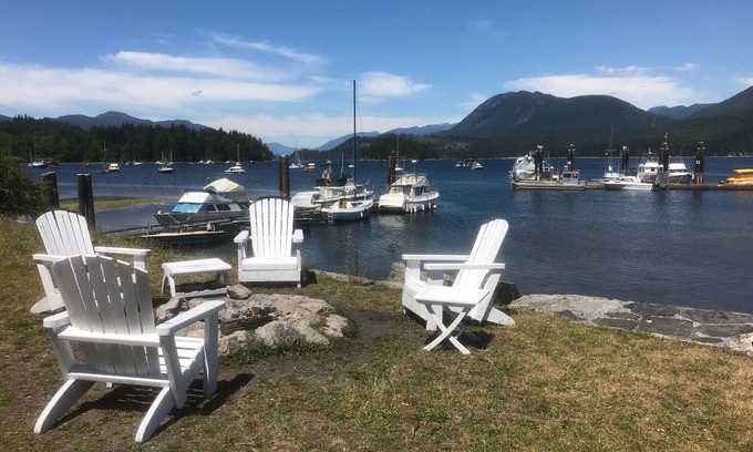 Sechelt Cabin | Heron Cabin on the water with beach access