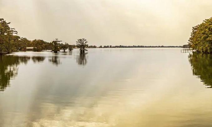 Ferriday House | Heron's Cove Lake House with dock and kayaks