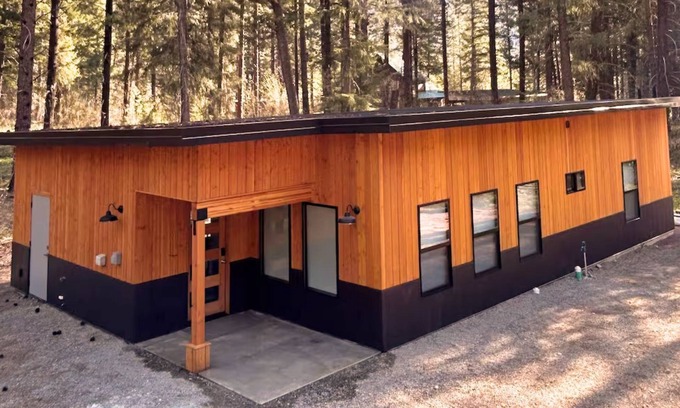 Winthrop House | Heron's Landing - modern, newly built 2-bed/2-bath house near Mazama
