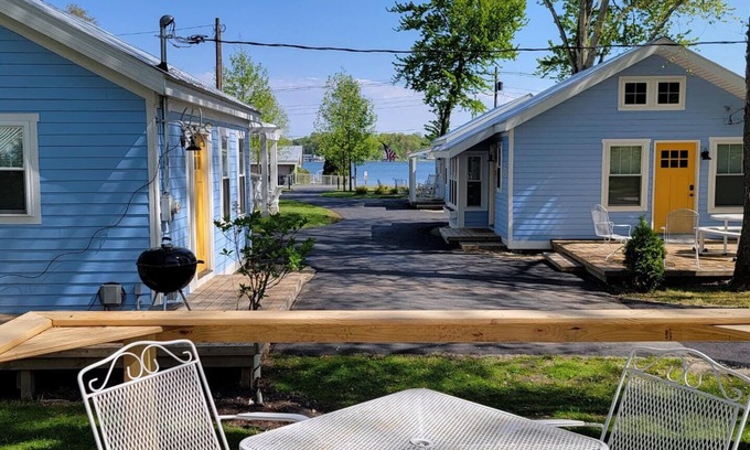 Paw Paw Lake House | Heron's Nest I Paw Paw Lake Cottages I The UP #6