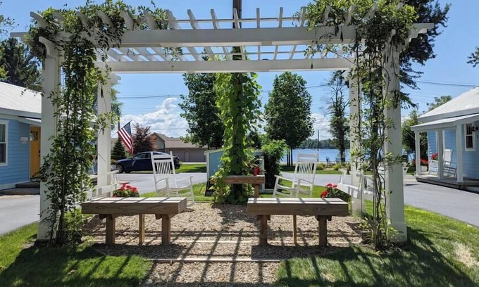 Paw Paw Lake Cottage | Heron's Nest I Paw Paw Lake Cottages I Erie #2