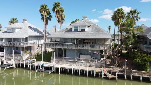 Port Isabel House | Heron's Sea Cottage with view of Space X and just minutes from South Padre Island